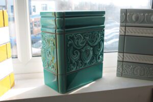 Pomegranate Tiled Corner